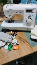 Brother innovis  15 naaimachine, Hobby en Vrije tijd, Naaimachines en Toebehoren, Ophalen of Verzenden, Zo goed als nieuw