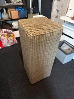 Rieten Mand Vierkant - Decoratief, Ophalen, Mand, Vierkant, Zo goed als nieuw