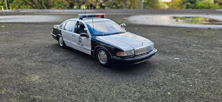 10x 1:18 Chevrolet caprice Police UT models €100 incl p/s, Hobby en Vrije tijd, Modelauto's | 1:18, Zo goed als nieuw, Auto, UT Models