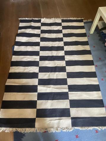 Black and White cotton dhurrie rug 122x183 beschikbaar voor biedingen