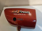 SUZUKI GT750 LEMANS SIDE COVER NOS, Motoren, Ophalen, Nieuw