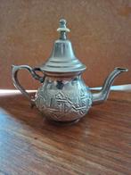 Marokkaanse zilverkleurige ijzeren theepotje, Huis en Inrichting, Keuken | Servies, Overige materialen, Gebruikt, Overige typen
