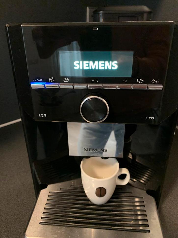 Siemens eq9 s300 volautomaat VERLAAGDE PRIJS, Witgoed en Apparatuur, Koffiezetapparaten, Zo goed als nieuw, Koffiemachine, Ophalen