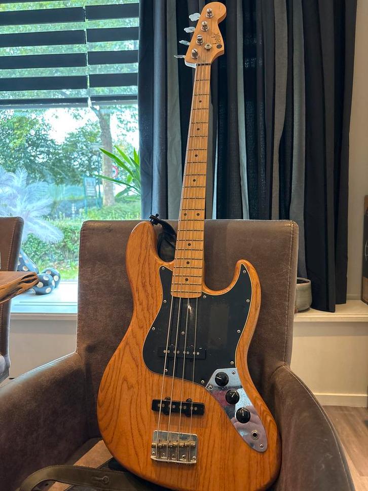 Otentic Bass Gitaar - Zo goed als nieuw!, Muziek en Instrumenten, Snaarinstrumenten | Gitaren | Bas, Zo goed als nieuw, Elektrisch