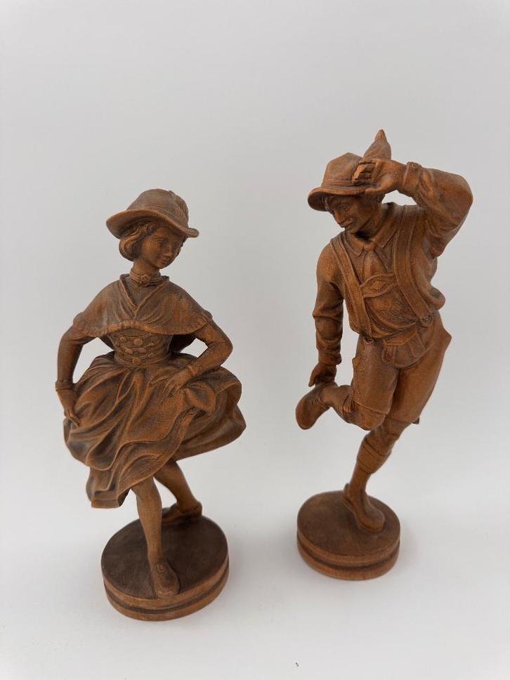 Houtsnijwerk beelden van dansend koppel, Antiek en Kunst, Curiosa en Brocante, Ophalen of Verzenden