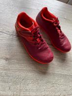 Nette rode voetbalschoenen maat 32 - Kipsta, Maat XS of kleiner, Schoenen, Ophalen of Verzenden, Zo goed als nieuw
