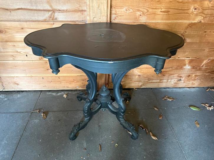Antieke brocante Zwarte Tafel met Sierlijke Poten, Antiek en Kunst, Antiek | Meubels | Tafels, Ophalen
