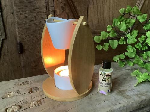Nieuw leuke geurbrander met gratis flesje olie, Huis en Inrichting, Woonaccessoires | Kandelaars en Kaarsen, Nieuw, Minder dan 25 cm