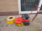 Sweep veegmachine incl. 2e nieuwe borstel, Tuin en Terras, Veegmachines, Ophalen, Zo goed als nieuw
