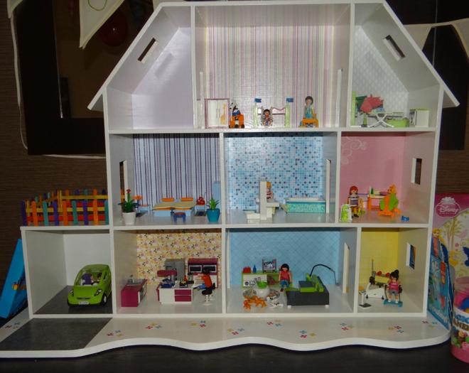 Houten huis met playmobil City Life sets als inrichting, Ophalen, Zo goed als nieuw, Complete set