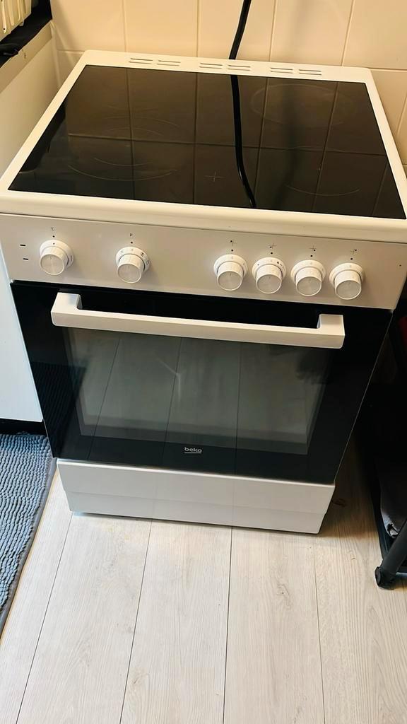 Beko FSS57000GW Fornuis - Defecte Oven, Witgoed en Apparatuur, Fornuizen, Gebruikt, Vrijstaand, Keramisch, 4 kookzones, Ophalen of Verzenden