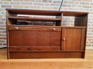 Opbergmeubel / dressoir / wandkastje eikenhout beschikbaar voor biedingen