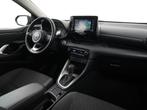 Toyota Yaris 1.5 Hybrid Active | Navigatie | Zondag Open!, Auto's, Toyota, 12 maanden, Gebruikt, Euro 6, Zwart