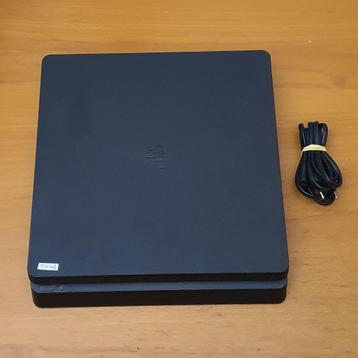 PS4 | SONY PlayStation 4 500GB met STROOMKABEL beschikbaar voor biedingen