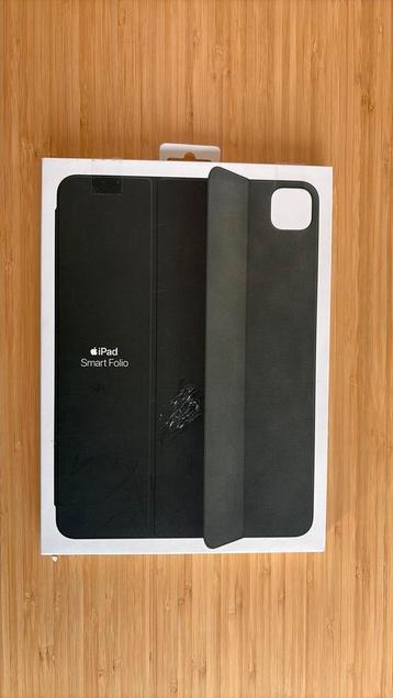 Apple Smart Folio iPad Pro hoesje van 11 inch in Cyprusgroen beschikbaar voor biedingen