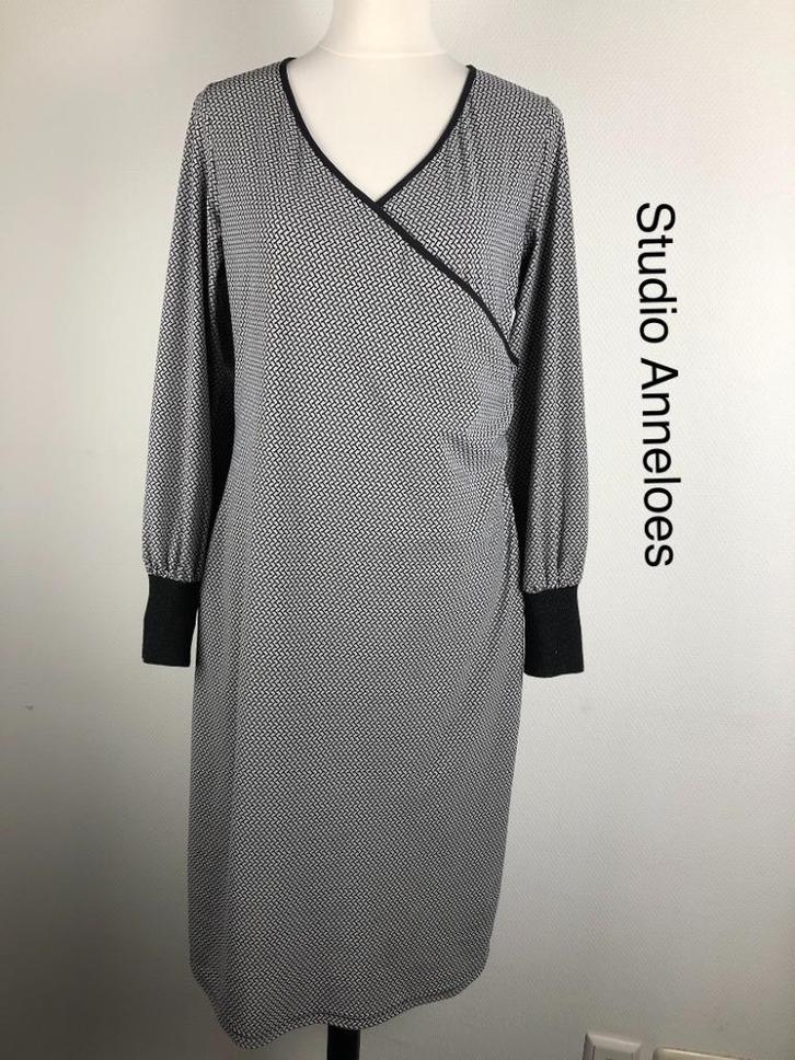 Studio Anneloes Jurk  (mt: 40) UL/8640, Kleding | Dames, Jurken, Zo goed als nieuw, Maat 38/40 (M), Zwart, Onder de knie, Ophalen of Verzenden