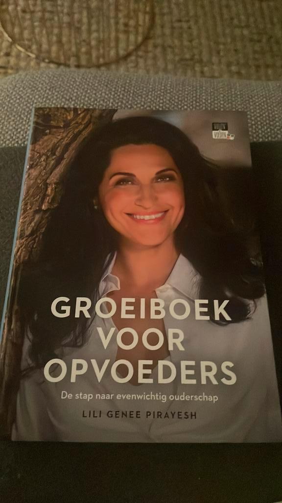 Lili Genee-Pirayesh - Groeiboek voor opvoeders, Boeken, Psychologie, Zo goed als nieuw, Overige onderwerpen, Ophalen of Verzenden