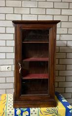 Antieke vitrine kastje, Ophalen