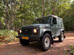 Land Rover Defender 90 2.4 heritage hardtop keswick green, Auto's, Land Rover, Zwart, Leder en Stof, 122 pk