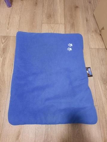 blauw hondenkussen 68x51 beschikbaar voor biedingen