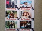 DE    TWEELING     lobbycard set., Verzamelen, Posters, Verzenden, Nieuw, Film en Tv