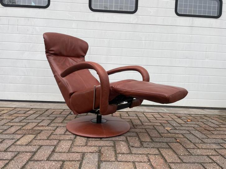 Nette cognac bruine leren relax fauteuil / relax stoel, Huis en Inrichting, Fauteuils, 50 tot 75 cm, Minder dan 75 cm, Ophalen