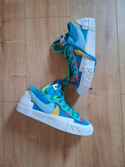 Nike Sacai Kaws blazer low I EU 42, Kleding | Heren, Schoenen, Nieuw, Sneakers of Gympen, Wit, Ophalen of Verzenden