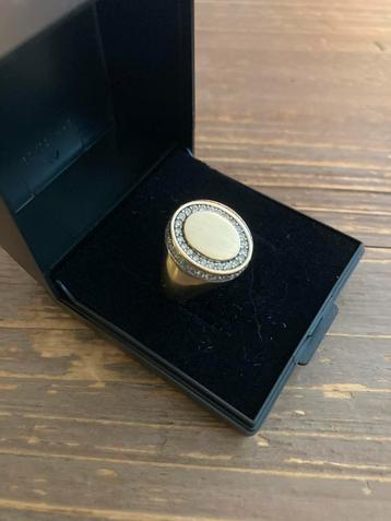 14k gouden ronde zegelring 5.5gram maat 19 €550 beschikbaar voor biedingen
