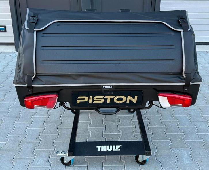 IN NIEUWSTAAT NIEUWSTE THULE Onto 300 zwarte trekhaakbox, Auto diversen, Dakkoffers, Zo goed als nieuw, Ophalen of Verzenden