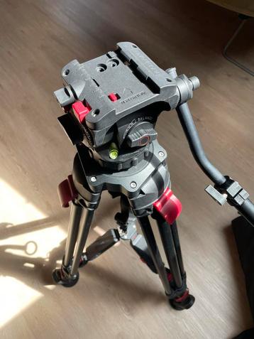 Cartoni Focus 8 camera statief beschikbaar voor biedingen