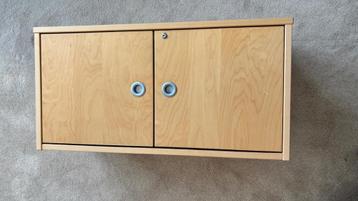Ikea Effektiv kastje beschikbaar voor biedingen