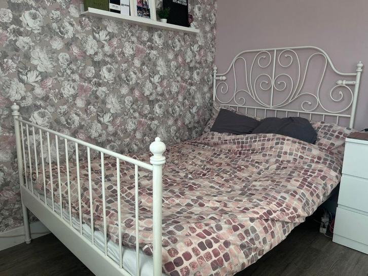 Ikea romantisch meisjesbed - wit metaal, Huis en Inrichting, Slaapkamer | Bedden, Gebruikt, Eenpersoons, 90 cm, 200 cm, Metaal