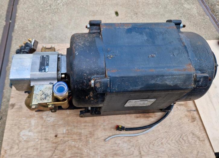 2 Elektromotoren 48V / 15Kw / 236A / 4500Rpm max, Doe-het-zelf en Verbouw, Motoren, Gebruikt, Elektromotor, Ophalen