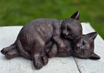 2 SLAPENDE POEZEN / KITTEN / Bronzen tuinbeeld