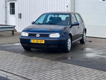 Volkswagen Golf 1.6 77KW 2002 Blauw beschikbaar voor biedingen