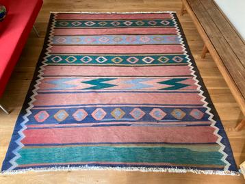 Kelim tapijt, handgeknoopt, 235 x 188 cm beschikbaar voor biedingen