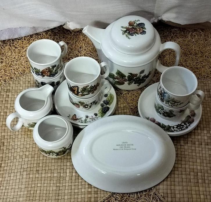 Wedgwood Marjolein Bastin/Wild Strawberry Theeservies Comple, Antiek en Kunst, Antiek | Servies compleet, Ophalen of Verzenden