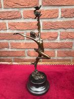 dansende dame met vogels, brons en marmer, Ophalen of Verzenden, Brons