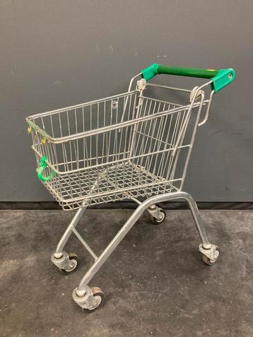 Winkelwagen EMTE klein in goede staat. beschikbaar voor biedingen
