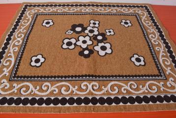 Retro vintage jaren 70 kleedje / tafelkleedje - Funky bloem beschikbaar voor biedingen