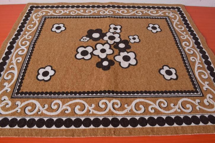 Retro vintage jaren 70 kleedje / tafelkleedje - Funky bloem, Antiek en Kunst, Antiek | Kleden en Textiel, Ophalen of Verzenden
