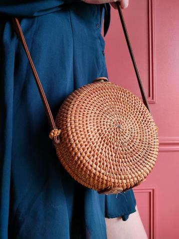 Rotan handtas beschikbaar voor biedingen