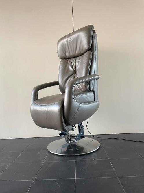 Luxe beige leren elektrische sta op stoel / relax fauteuil, Huis en Inrichting, Fauteuils, Ophalen