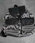 Zwart witte rugtas nieuw, Ophalen of Verzenden, Nieuw, Overige merken, 30 tot 45 cm