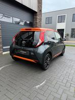 Toyota Aygo JBL 1.0 5D 2021 Grijs Clima Cruise, Auto's, Voorwielaandrijving, 4 stoelen, Origineel Nederlands, Bedrijf