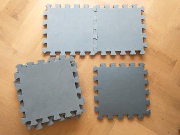 Foam matten 9 stuks (1m2) nog in goede staat beschikbaar voor biedingen