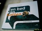 Een bed vol botten (Eindhoven)., Ophalen of Verzenden, 20e eeuw of later, Zo goed als nieuw