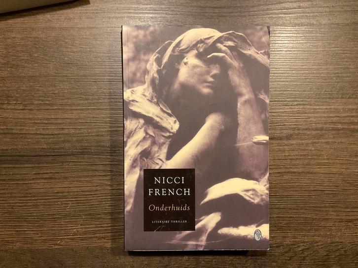 Nicci French - Onderhuids (KWF), Boeken, Thrillers, Zo goed als nieuw, Ophalen of Verzenden