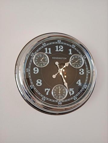 Mooie Kensington Wandklok - Analoog beschikbaar voor biedingen