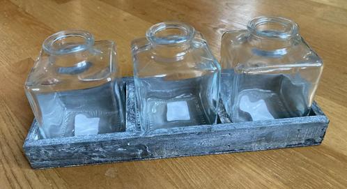 Vaasjes glas 3 stuks in houten standaard, Huis en Inrichting, Woonaccessoires | Vazen, Zo goed als nieuw, Overige kleuren, Minder dan 50 cm